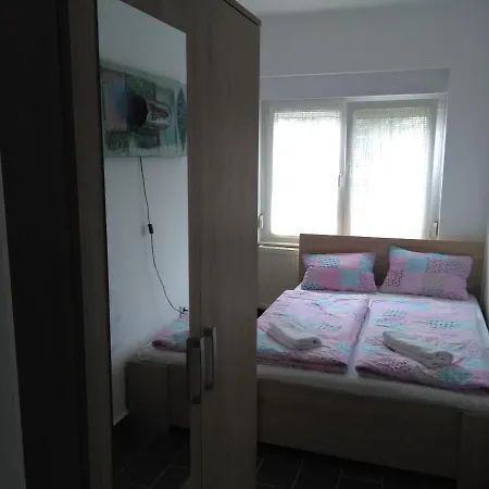 Muskati Apartman.hunyadi.ut.6.sz. * Paks